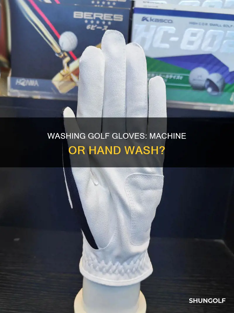 are golf gloves machine washable