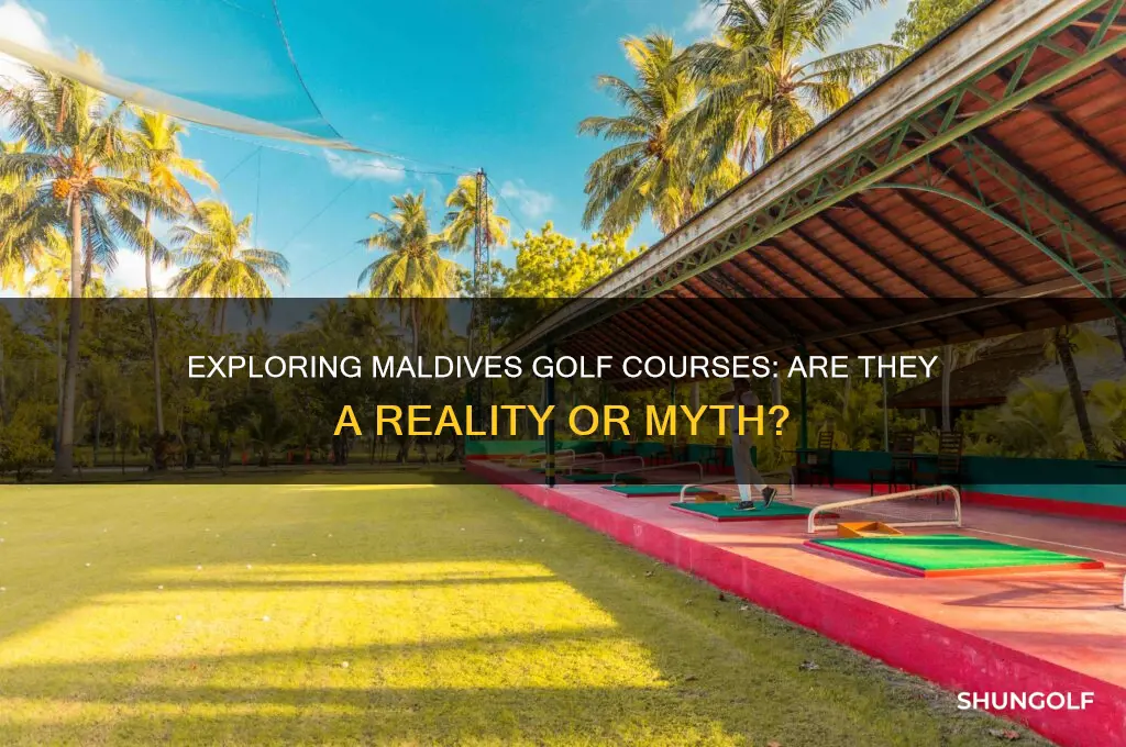 are there golf courses in the maldives