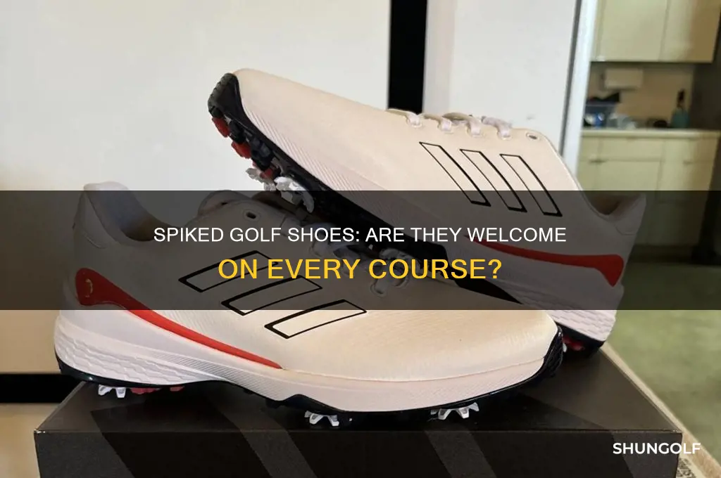 do all golf courses allow spiked shoes