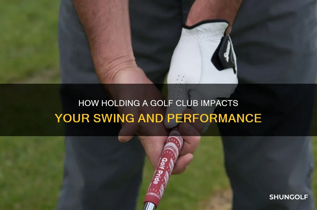 does holding golf club make a difference