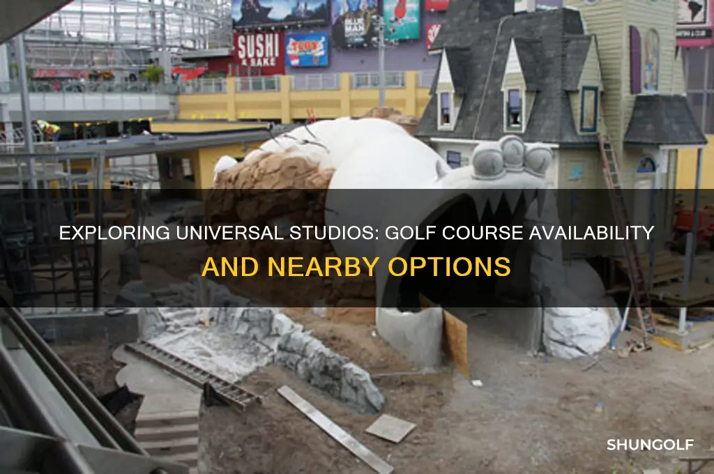 does universal studios have a golf course