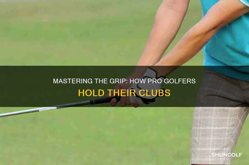how do most pros grip a golf club
