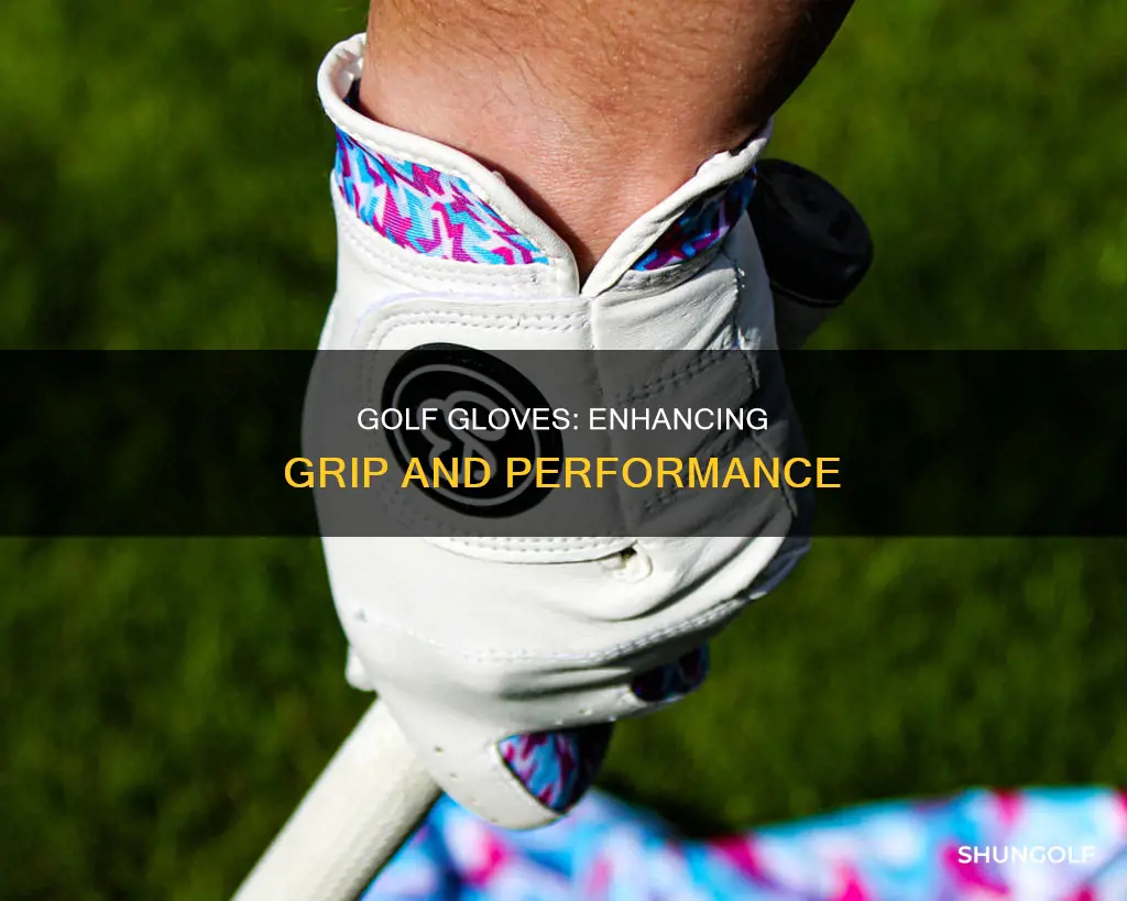 how does a golf glove help