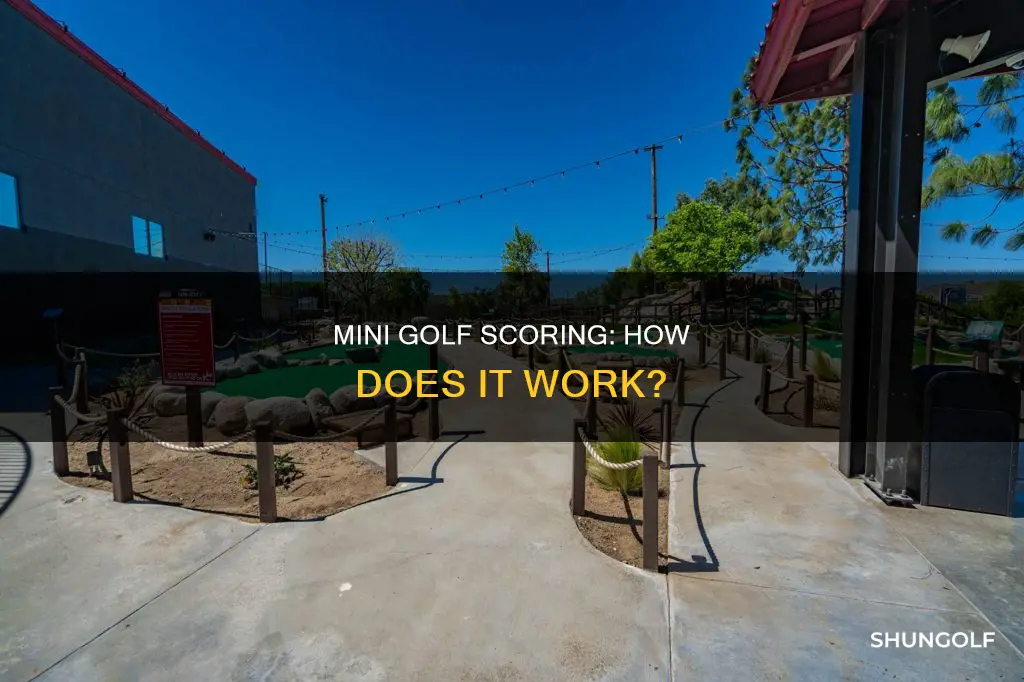 how does mini golf score work