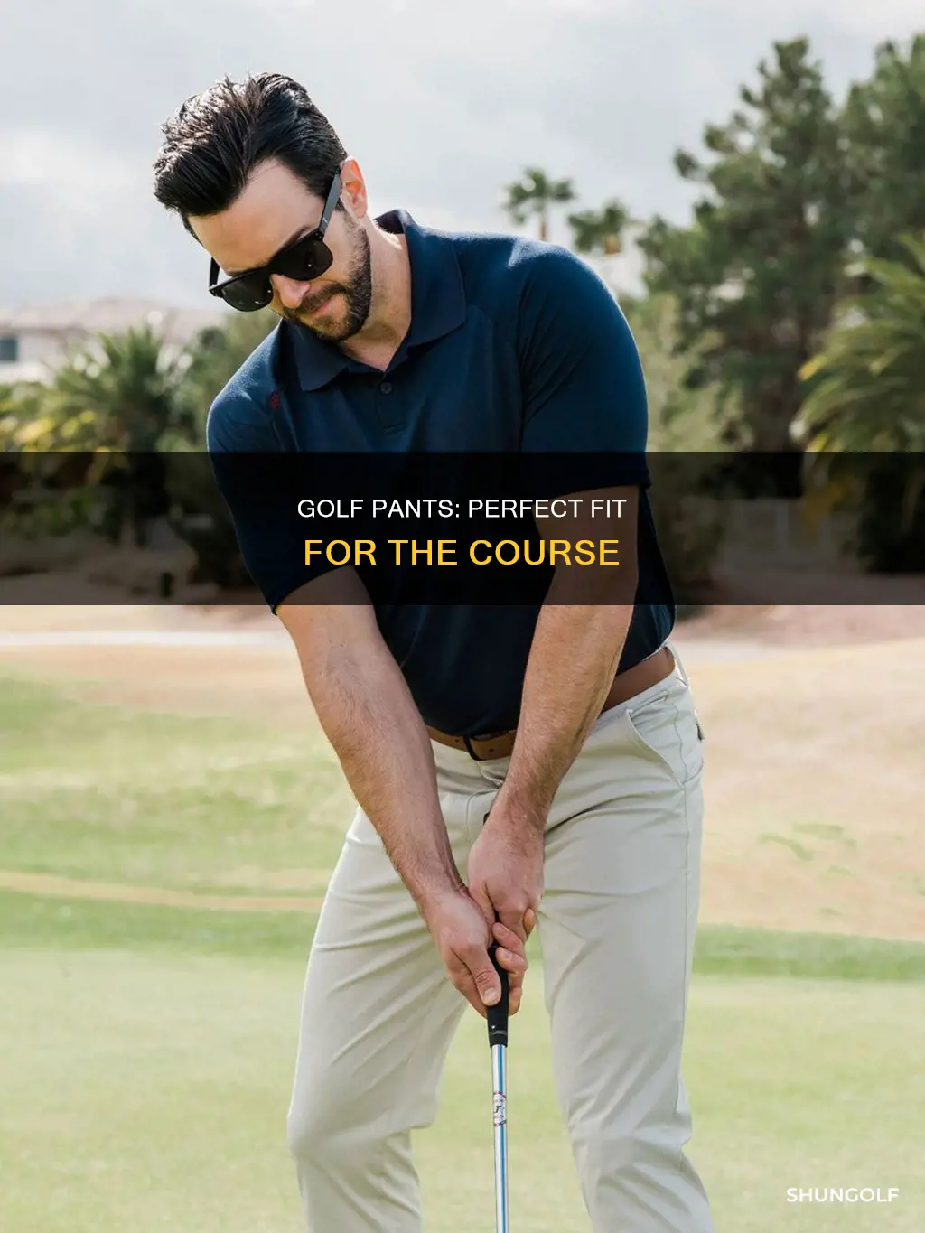 how golf panst should lay