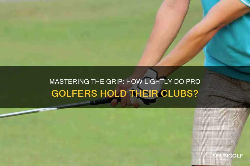 how light do pros grip golf club