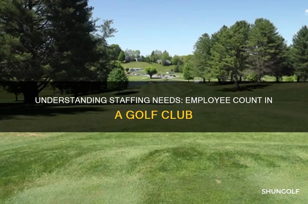 how many employees in a golf club