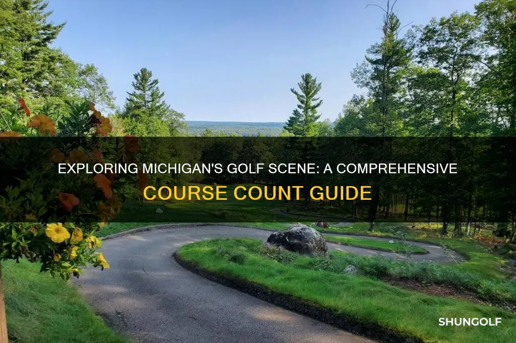 how many golf courses are in michigan