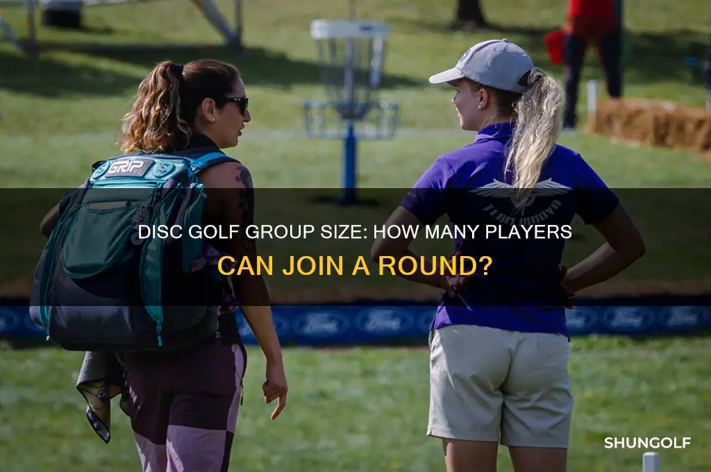 how many people can play disc golf