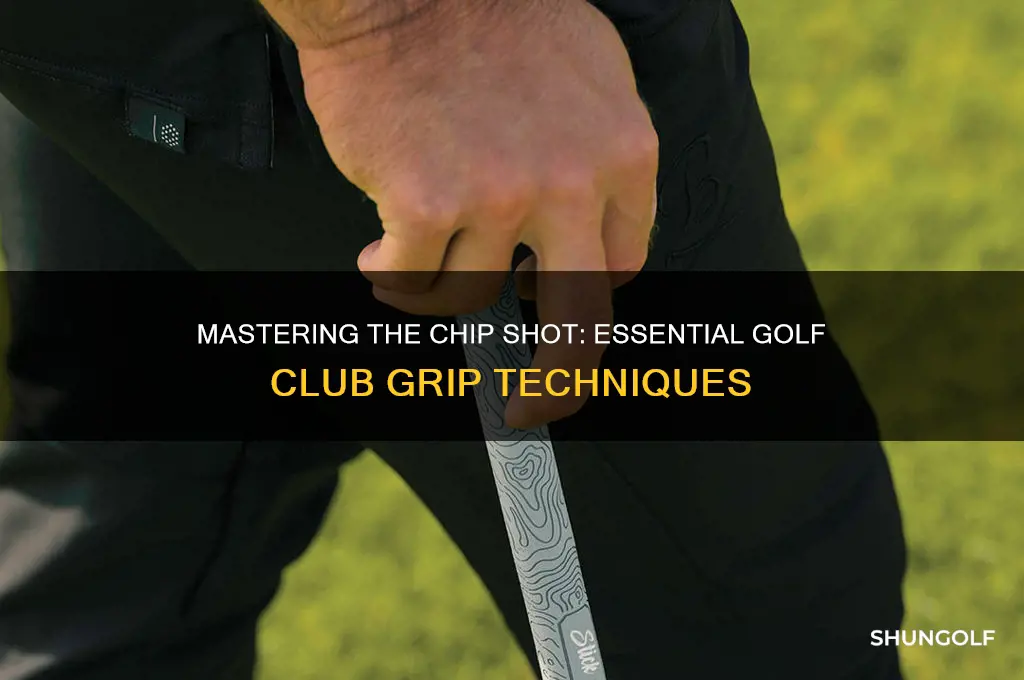 how to hold the golf club when chipping