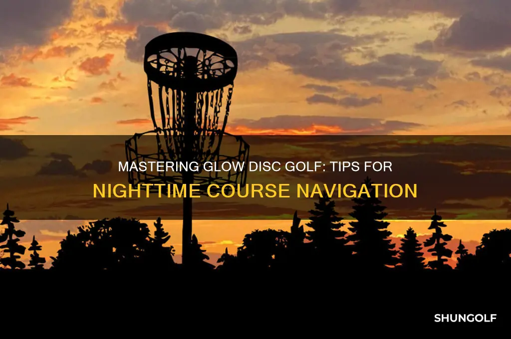 how to play glow disc golf