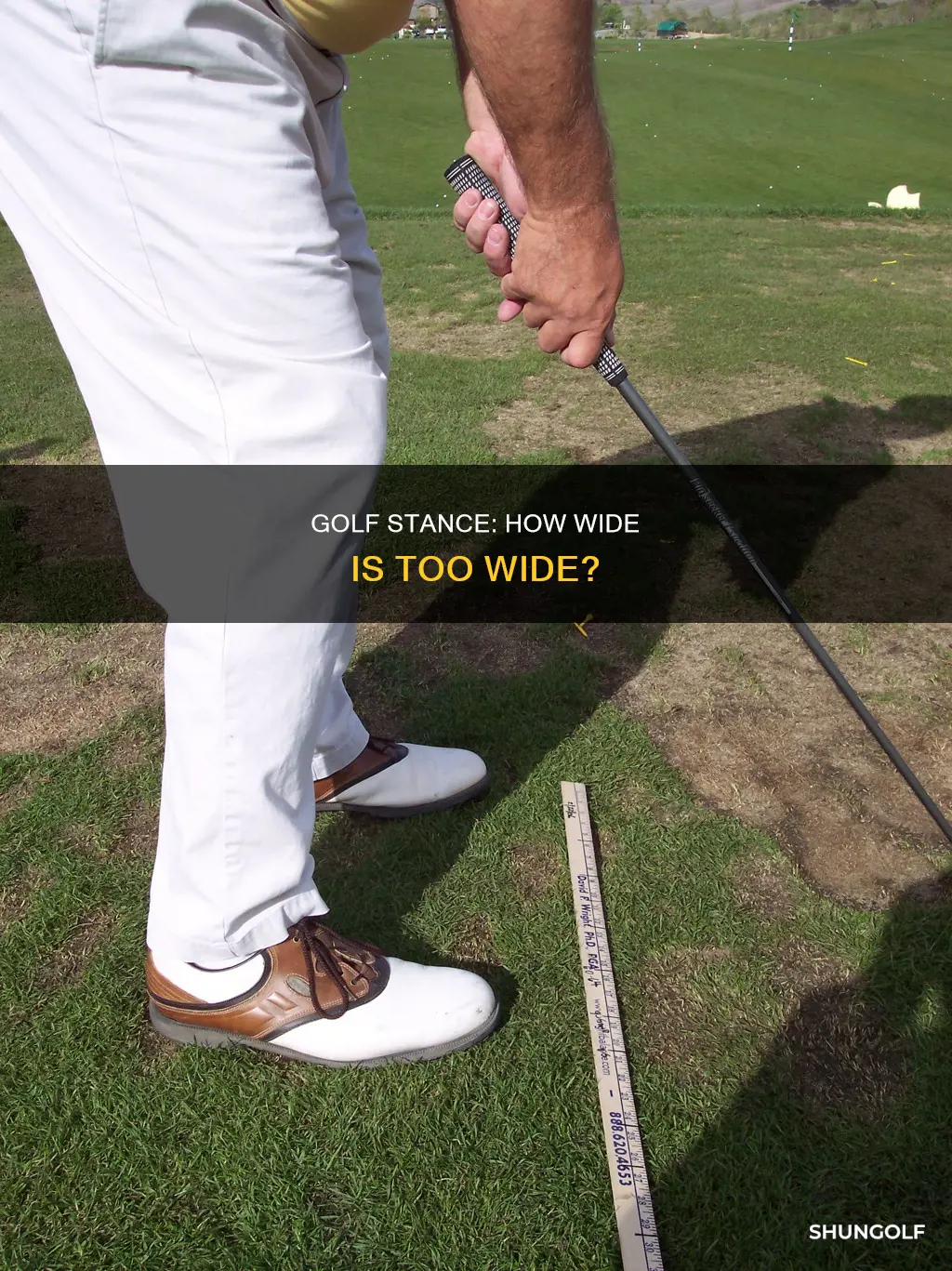 how wide golf stance