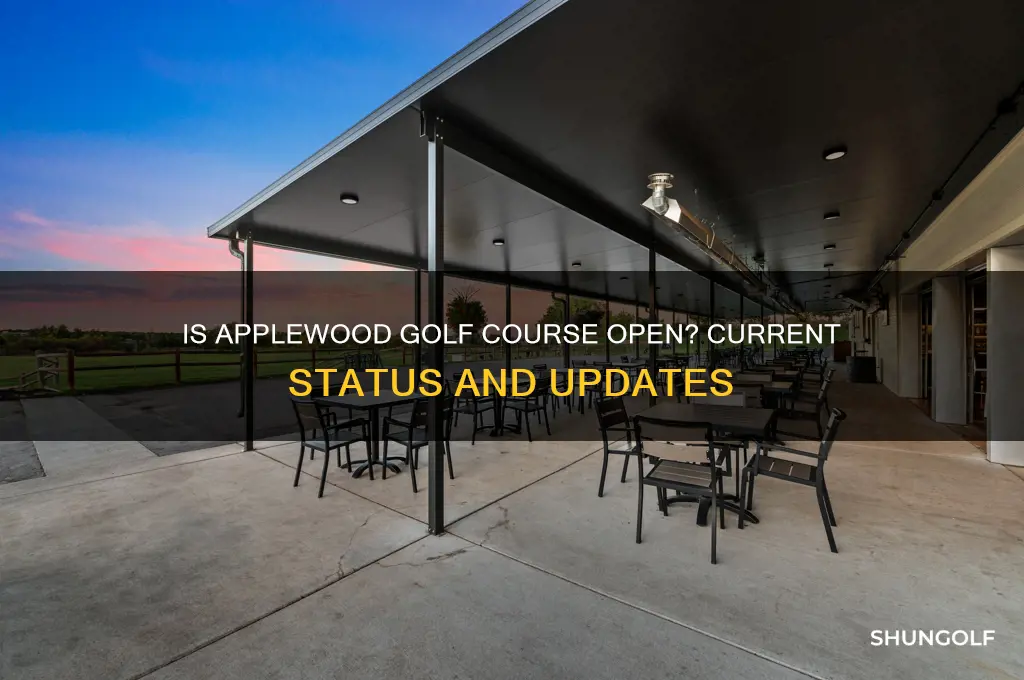is applewood golf course open