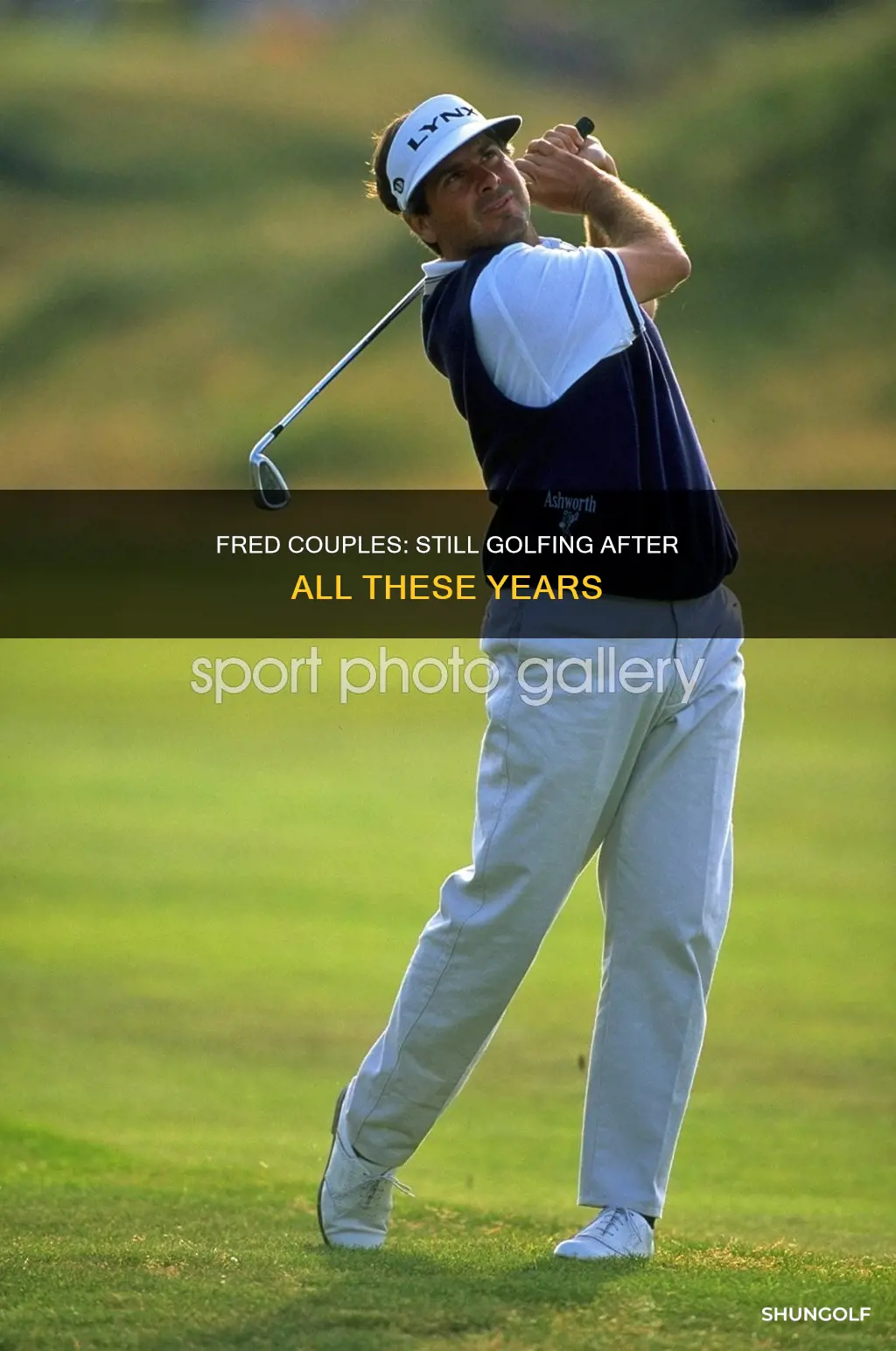 is fred couples still golfing