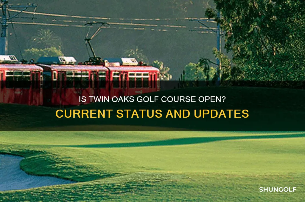 is twin oaks golf course open