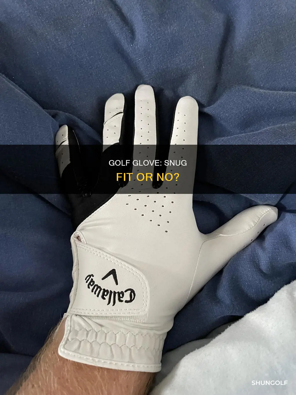should a golf glove be tight