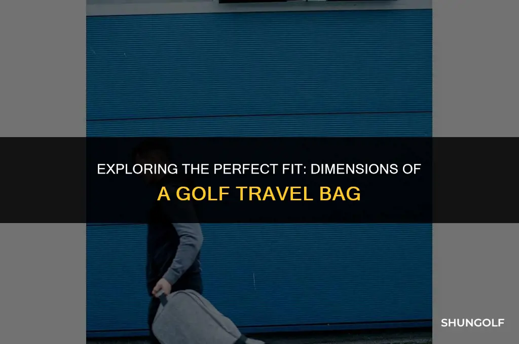 what are the dimensions of a golf travel bag