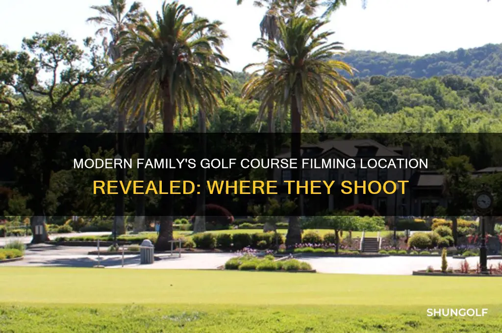 what golf course does modern family shoot on