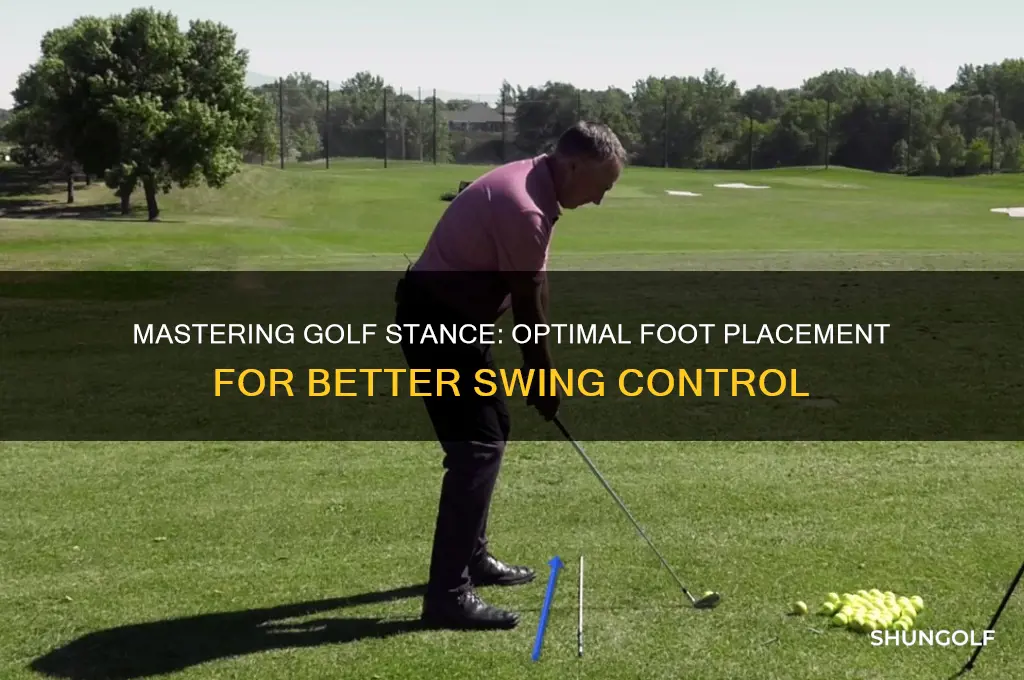 where should my feet be when golfing
